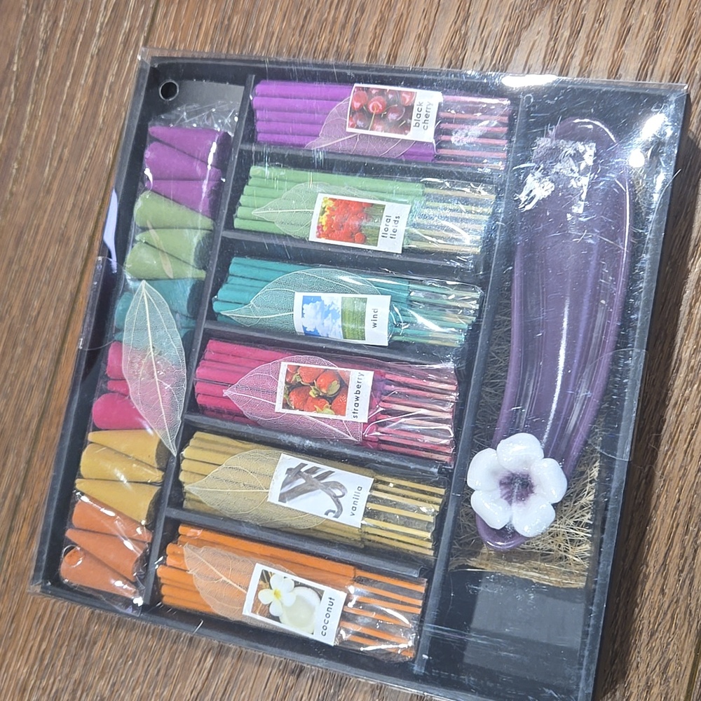 NWT IN BOX ELEGANT EXPRESSIONS INCENSE GIFT SET... #7857